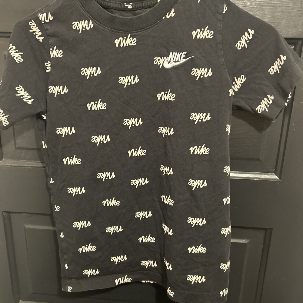 Nike Boys Script Print T Shirt “the Nike Tee” Size M | Black